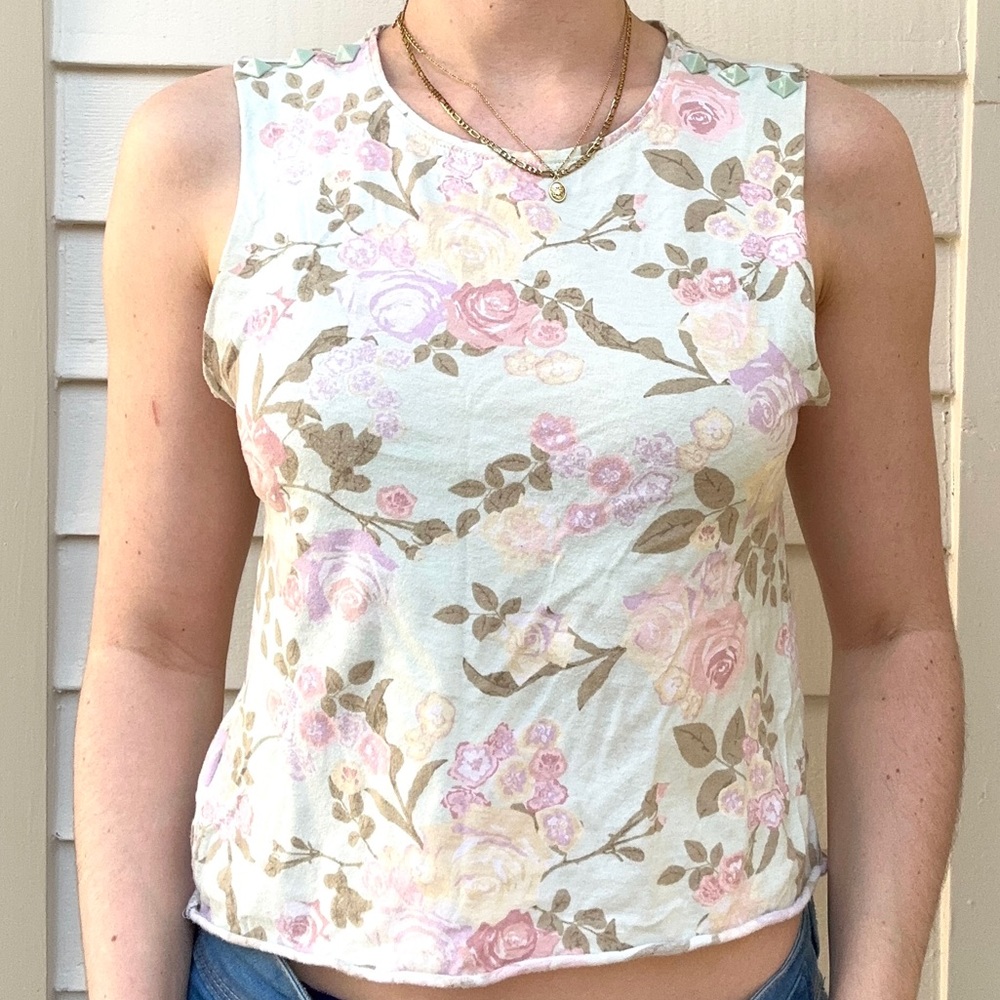 Cute pastel green floral sleeveless T shirt / tank top